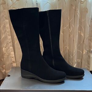 La CANADIENNE Women’s Black Suede Tara wedge knee high boots brand new size 7
